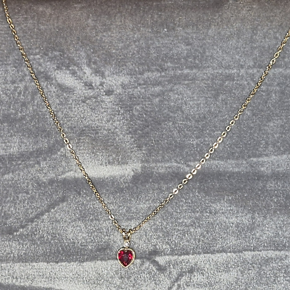 1928 VINTAGE INSPIRED PETITE HEART NECKLACE - Picture 2 of 6
